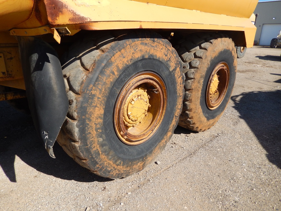 1997 CATERPILLAR D250E - Image 13